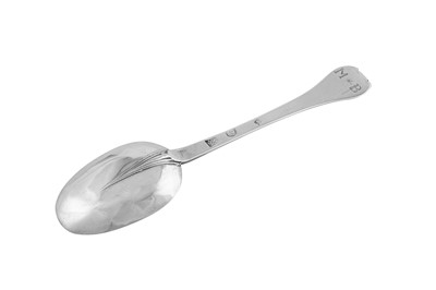 Lot 423 - A William and Mary sterling silver tablespoon, London 1692 by William Swadling