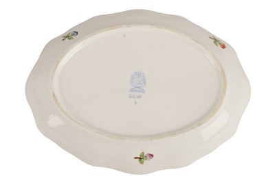 Lot 94 - AN EXTENSIVE HEREND 'QUEEN VICTORIA' DINNER SERVICE, LATE 20TH CENTURY