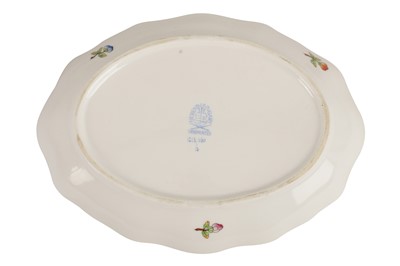 Lot 149 - AN EXTENSIVE HEREND 'QUEEN VICTORIA' DINNER SERVICE, LATE 20TH CENTURY