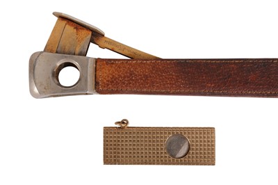 Lot 111 - A 9CT GOLD CIGAR CUTTER