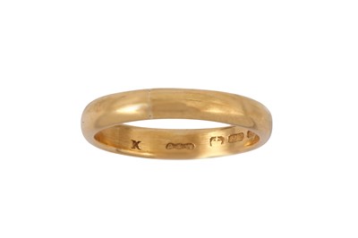 Lot 215 - A GOLD BAND