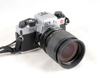 Lot 93 - A 3-Lens Leica R5 Outfit.