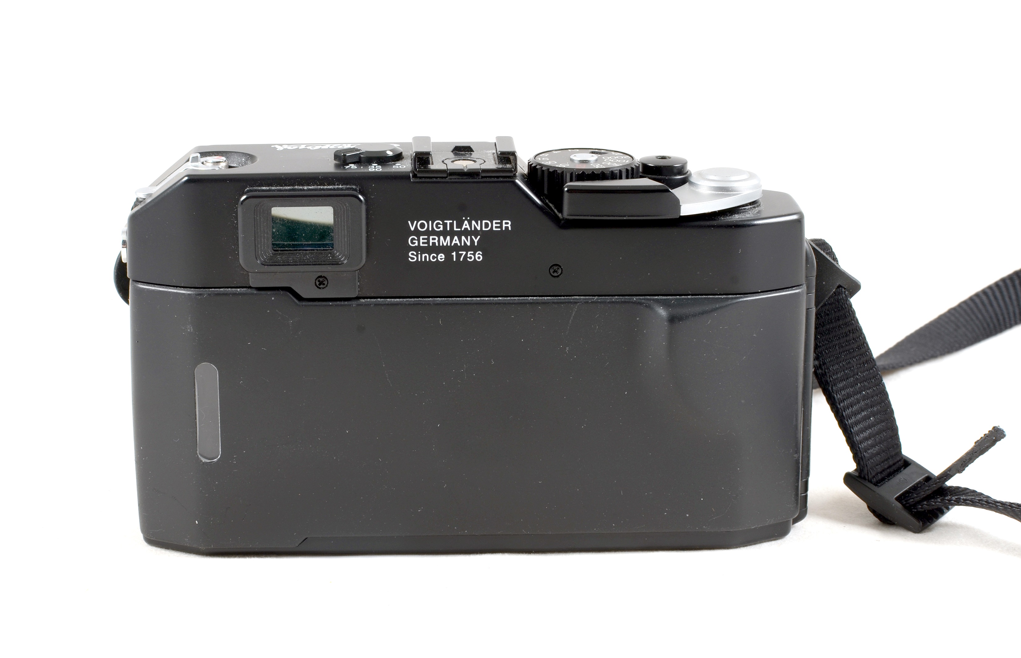 Lot 423 - Black Voigtlander Bessa-R with 28mm