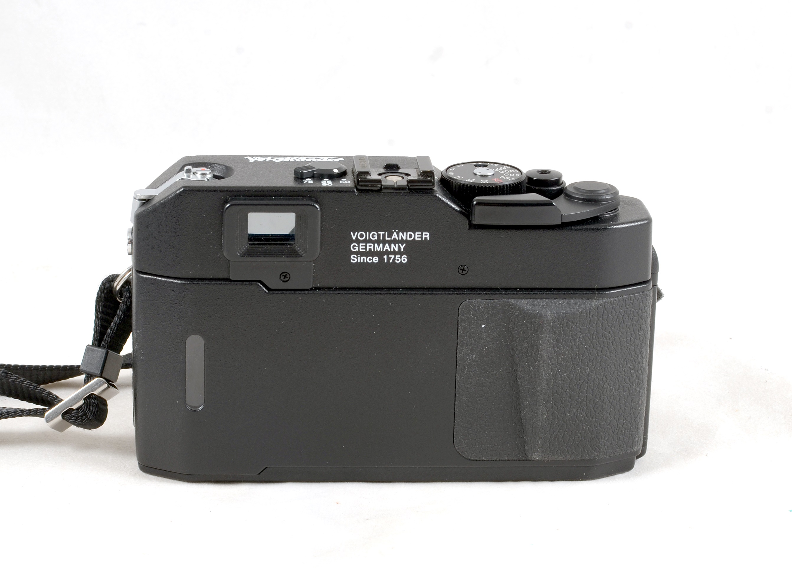 Lot 424 - Black Voigtlander Bessa-R2 with 50mm