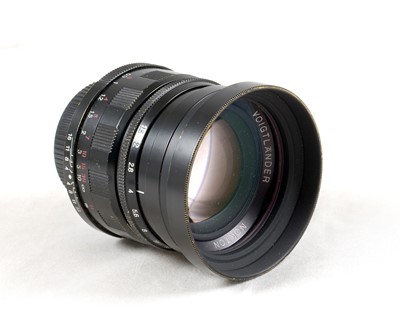 Lot 339 - Black Voigtlander 50mm f1.5 Screw Mount Nokton Lens.