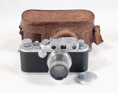 Lot 135 - A Chrome Leica IIIb, circa 1940.