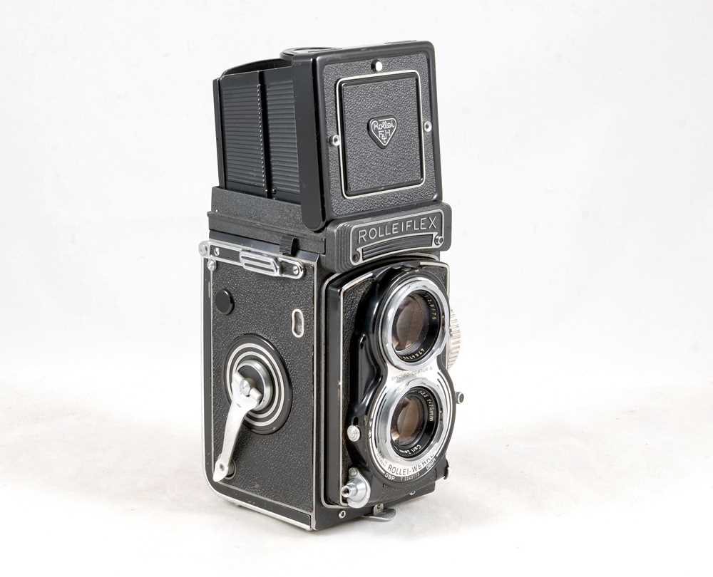 Lot 319 - A Rolleiflex T 120 TLR Camera.