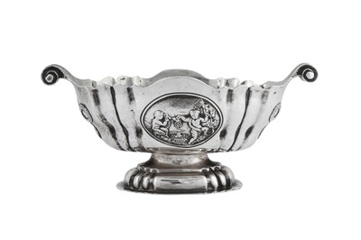 Lot 314 - An early 18th century Austrian 13 loth (812 standard) silver dish, Vienna, probably 1731 by Johan Martin Lobmayer (active 1724-50)