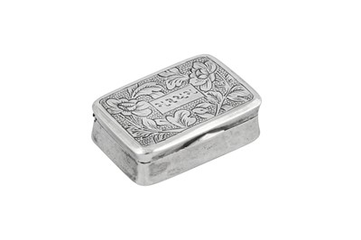 Lot 197 - A mid-19th century Chinese Export silver snuff box, Canton circa 1860 retailed by Mun Kee
