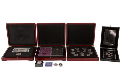 Lot 121 - A COLLECTION OF PRESENTATION COINS AND BANKNOTES