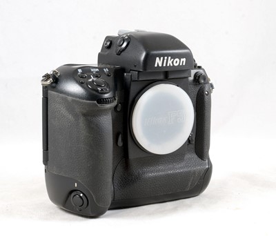 Lot 372 - Nikon F5 AF Film Camera & Tokina 28-70mm f2.8 Zoom Lens.