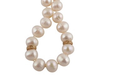 Lot 150 - A cultured pearl necklace