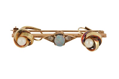 Lot 30 - AN OPAL BROOCH TOGETHER WITH A PAIR OF EARRINGS