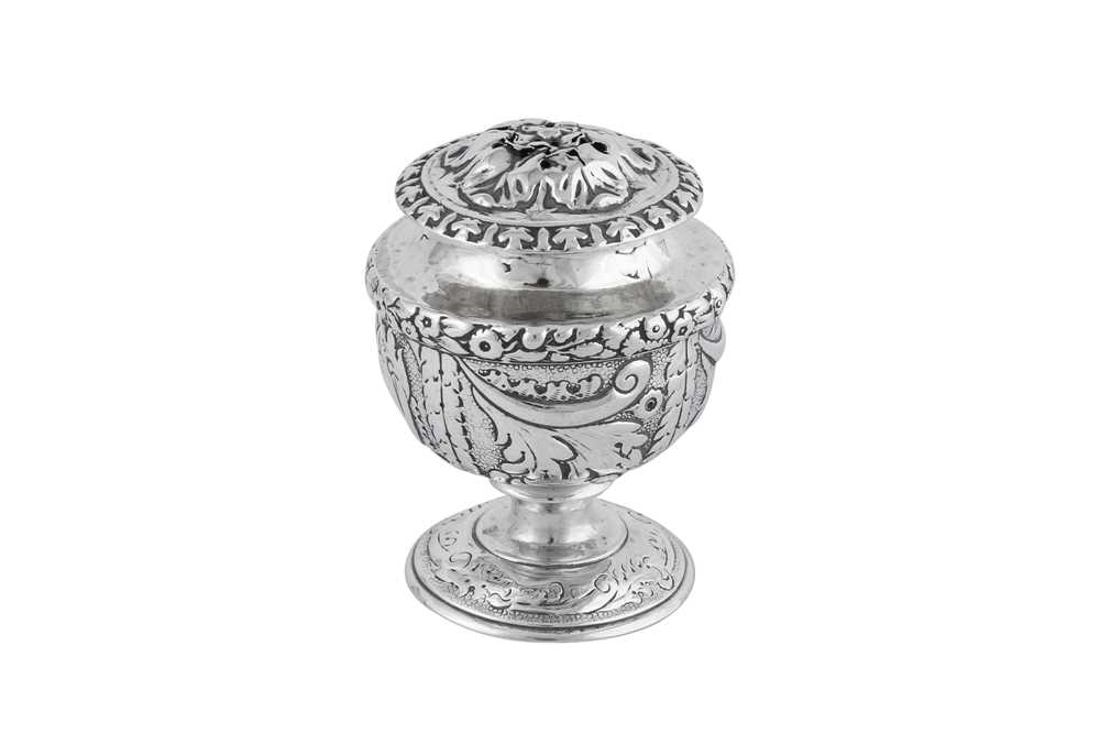 Lot 581 - A George III / IV provincial sterling silver pepper, York circa 1818 by James Barber and William Whitwell (ended 1823)