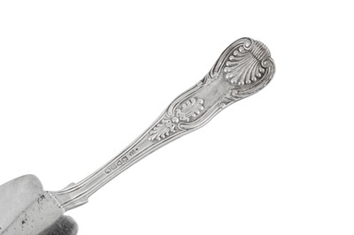 Lot 400 - A George IV sterling silver fish slice, London 1823 by William Chawner