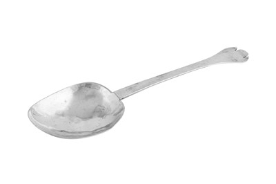 Lot 426 - A Charles II provincial West Country silver spoon, Exeter circa 1680