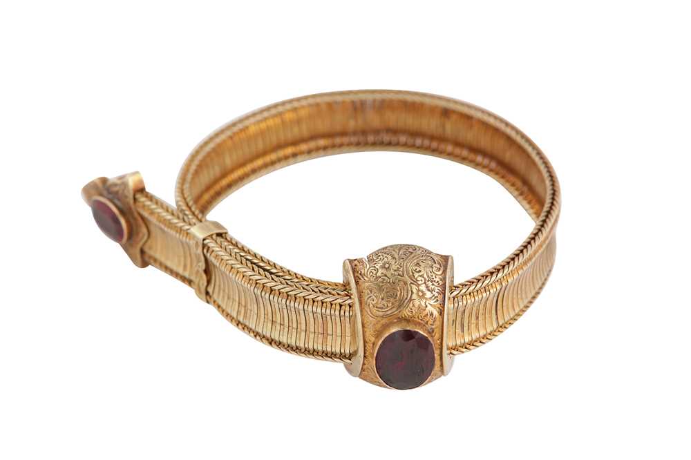 Lot 7 - A victorian garnet bracelet