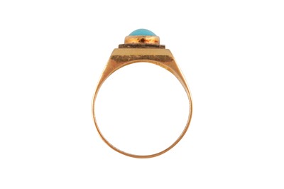 Lot 79 - A TURQUOISE RING
