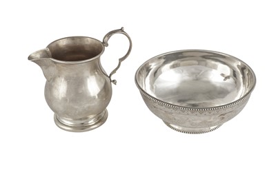 Lot 19 - A VICTORIAN STERLING SILVER SUGAR BOWL, LONDON 1881 BY WILLIAM AND GEORGE SISSONS