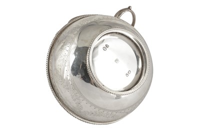 Lot 19 - A VICTORIAN STERLING SILVER SUGAR BOWL, LONDON 1881 BY WILLIAM AND GEORGE SISSONS
