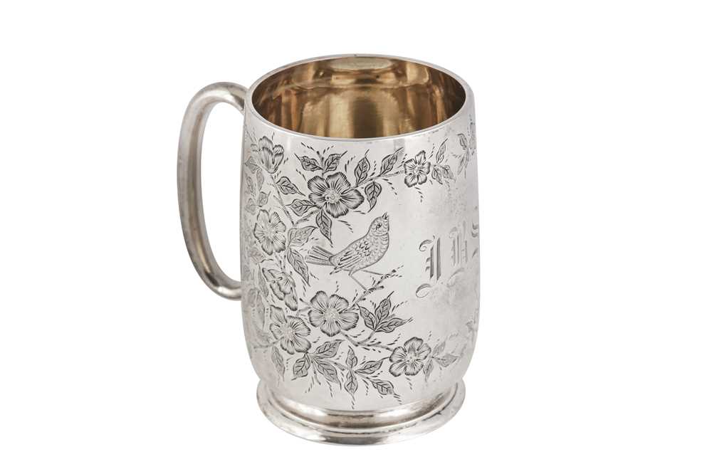 Lot 13 - A VICTORIAN STERLING SILVER‘AESTHETIC MOVEMENT’ MUG, LONDON 1882 BY WILLIAM EVANS