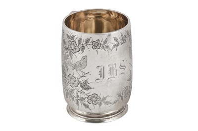 Lot 13 - A VICTORIAN STERLING SILVER‘AESTHETIC MOVEMENT’ MUG, LONDON 1882 BY WILLIAM EVANS