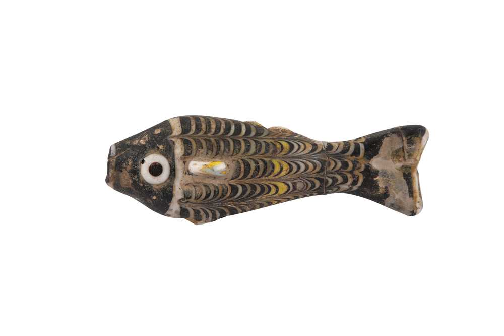 Lot 747 - MODERN FORGERY - RTV - A POLYCHROME GLASS TILAPIA (BOLTI FISH) PENDANT