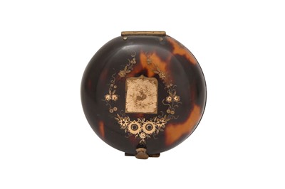 Lot 702 - λ A GOLD-INLAID (PIQUÉ) TORTOISESHELL SNUFFBOX MADE FOR THE EXPORT MARKET