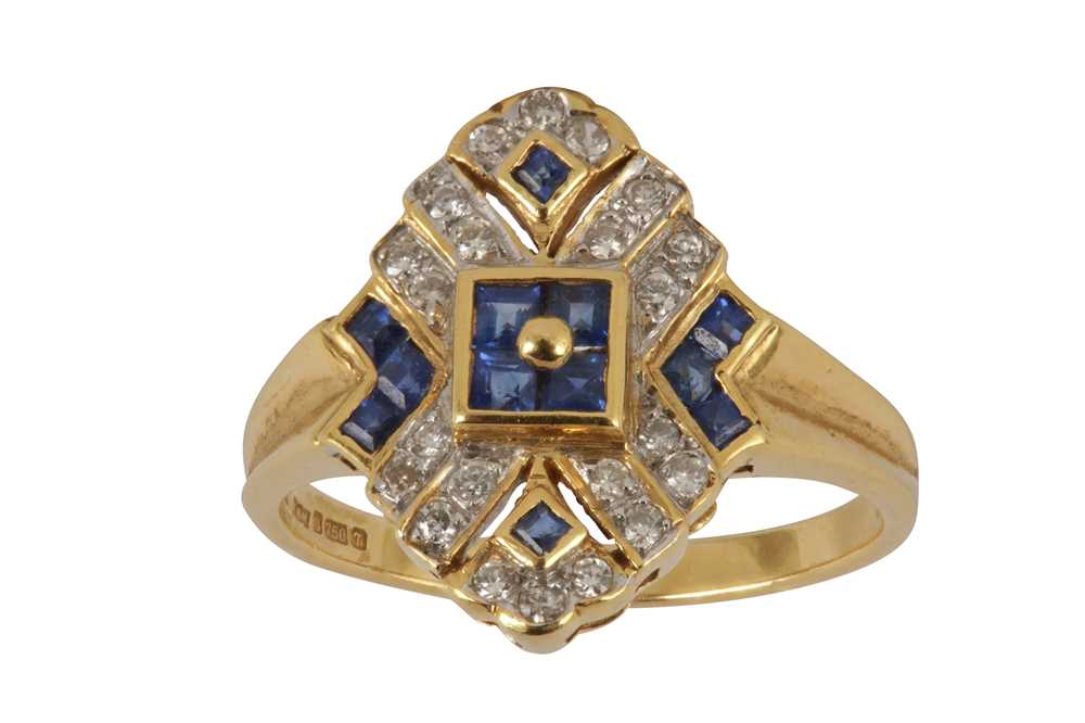 Lot 88 - A sapphire and diamond ring