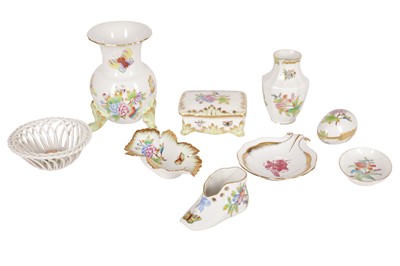 Lot 214 - NINE PIECES OF 20TH CENTURY HEREND PORCELAIN