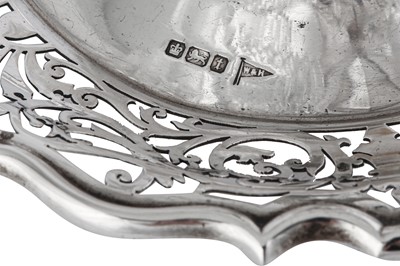 Lot 39 - A George V sterling silver inkstand, Sheffield 1911 by Walker and Hall