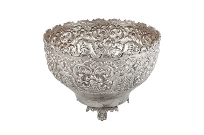 Lot 147 - A late 20th century modern Indian silver fruit bowl