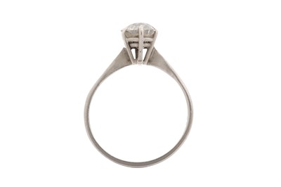 Lot 53 - A diamond single-stone ring