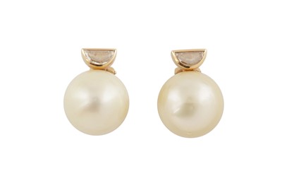 Lot 104 - De Grisogono | A pair of cultured pearl and diamond earstuds