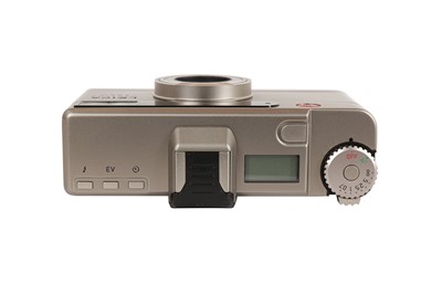 Lot 532 - A Leica Minilux Zoom 'Highlight' Compact Set