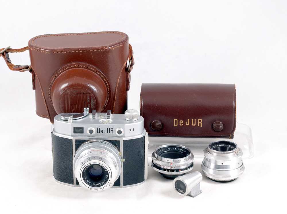 Lot 550 - An Uncommon 3-Lens DeJUR D-3 Outfit.