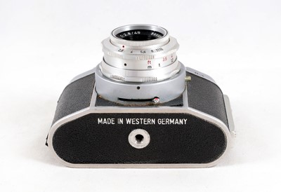 Lot 550 - An Uncommon 3-Lens DeJUR D-3 Outfit.