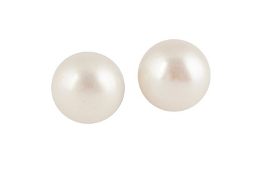 Lot 48 - A PAIR OF MABÉ PEARL EARSTUDS