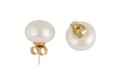 Lot 43 - A PAIR OF MABÉ PEARL EARSTUDS