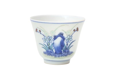 Lot 194 - A CHINESE DOUCAI 'MONTH CUP'.