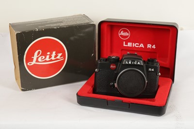 Lot 89 - A Leica R4 SLR Camera