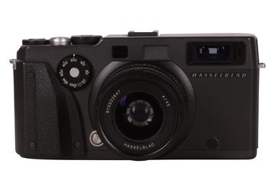 Lot 295 - A Hasselblad Xpan Panoramic Rangefinder Camera