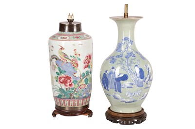 Lot 414 - A PAIR OF 19TH CENTURY CHINESE PORCELAIN TABLE LAMPS
