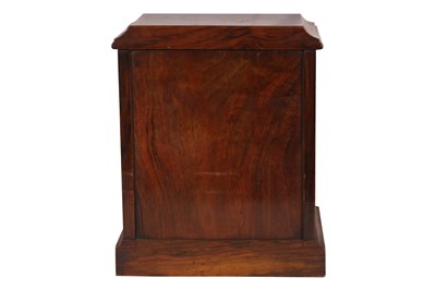 Lot 133 - A 19TH CENTURY FIGURED WALNUT TABLE TOP CABINET