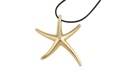 Lot 131 - Elsa Peretti for Tiffany's I A starfish pendant necklace