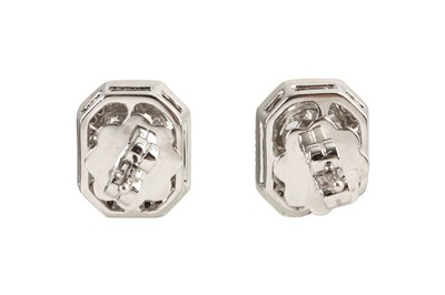 Lot 176 - A pair of diamond cluster earrings
