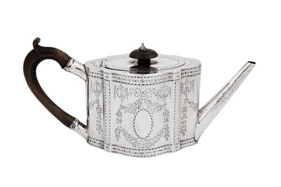 Lot 651 - A George III sterling silver teapot, London 1782 by Robert Hennell