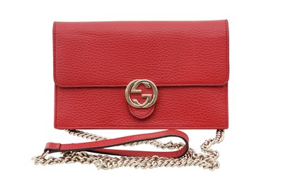 Lot 62 - Gucci Red Interlocking GG Wallet on Chain