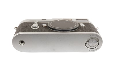 Lot 158 - A Leica M2 Rangefinder Camera Body