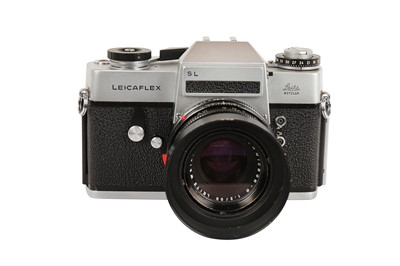 Lot 105 - A Leicaflex SLR Camera
